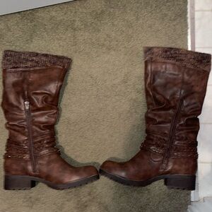 Women’s zip up boots